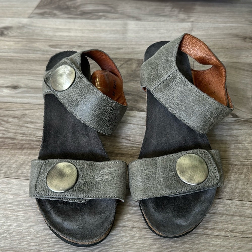 Taos carousel wedge suede sandal